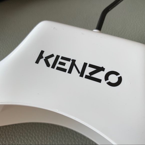 KENZO and DSQUARED2 hangers - Picture 2 of 3